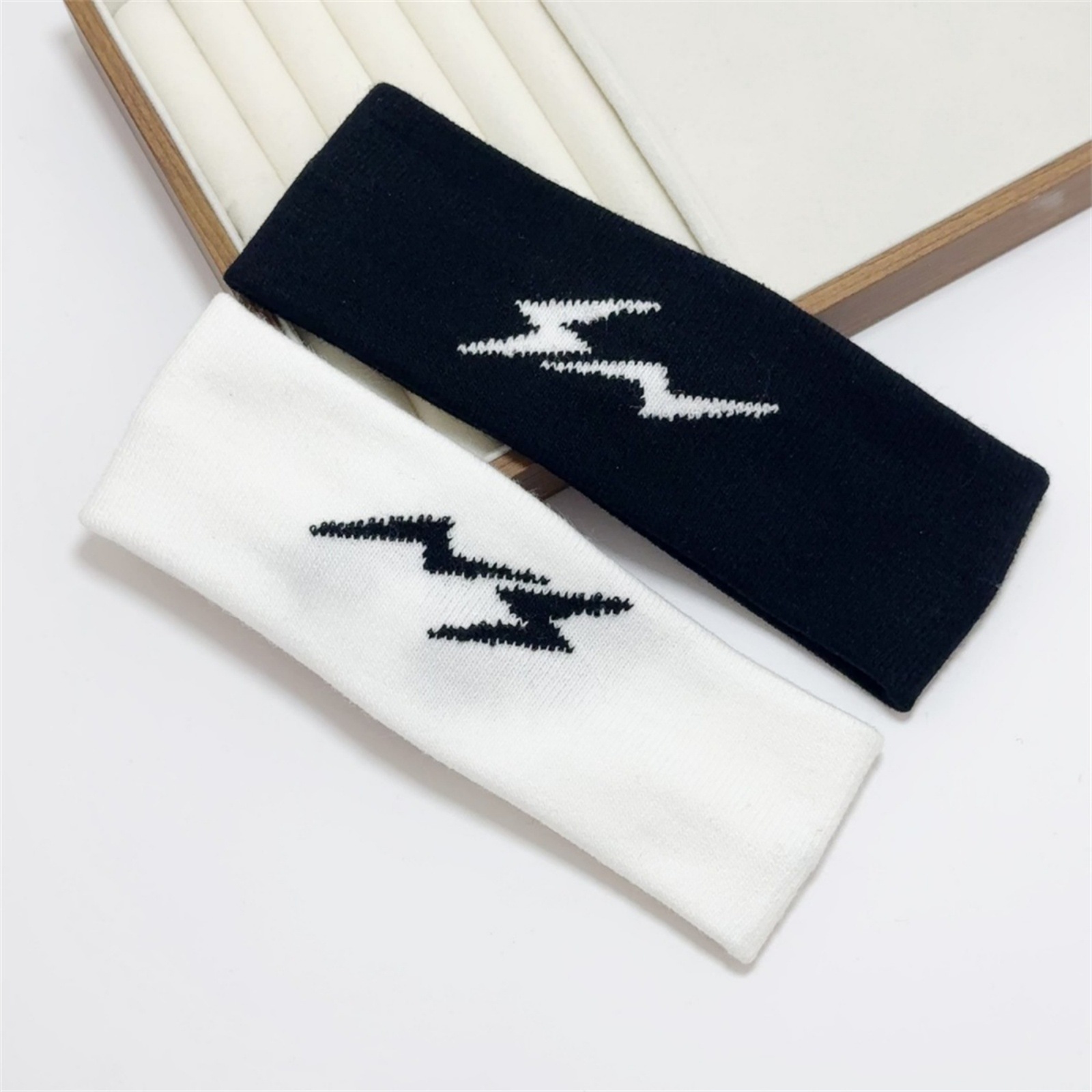 Personality star moon hair ban - مراجعة Running Gear Winter وسعره